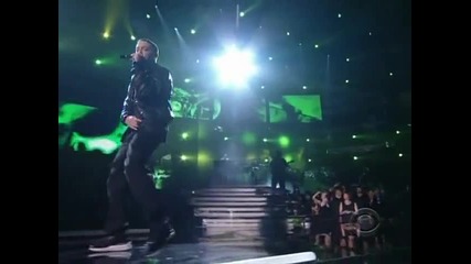 Eminem и Rihanna побъркаха публиката отново на наградите Грами! 