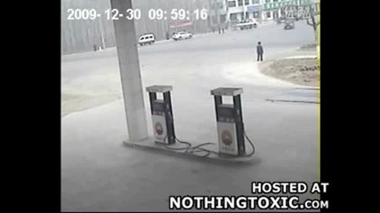 Тир И Кола Се Блъскат
