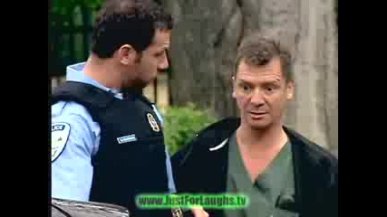 Скрита Камера - Сменяне Номерата На Кола