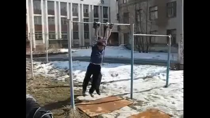 Кварталните гимнастици, сблъсък 