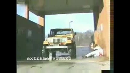 Бой в автомивка...
