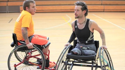 Баскетболист в инвалидна количка - Вдъхновяващо