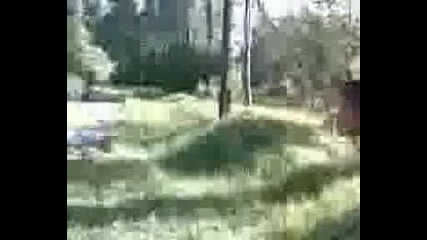 Смел Ром се мисли за нинджа 