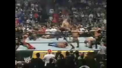 Kane chokeslams everybody in royal rumble 2005