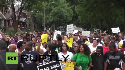 USA: Hundreds march through St. Louis on #UnitedWeFight weekend