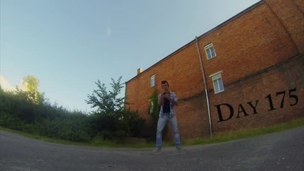 Една година уроци по танци