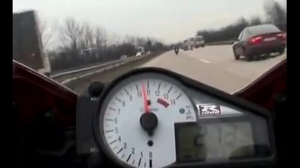 Yamaha R1 vs Suzuki Gsx - R 1000