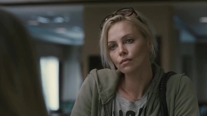 Young Adult - Dog Bag [hd] - Charlize Theron