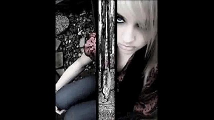 Skillet - Whispers In The Dark