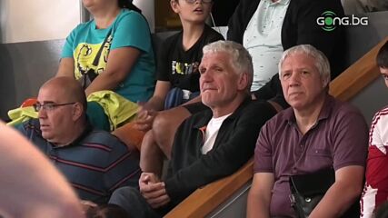 Везенков-старши и Тити Папазов също сред зрителите в "Триадица"
