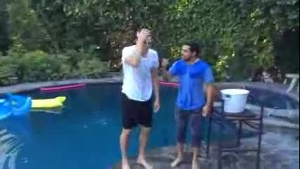 Ashton Kutcher Ice Bucket Challenge
