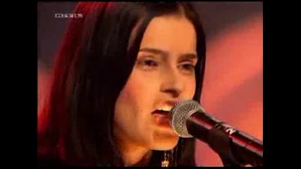 2004 - 04 - 03 - Nelly Furtado - Try (live @ Totp - De)