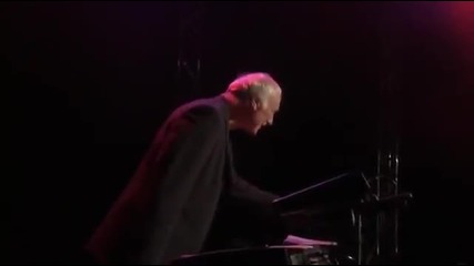 The Shadows - Theme for young Lovers live on Final Tour
