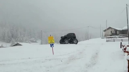 Fiat-panda-чудовищен камион