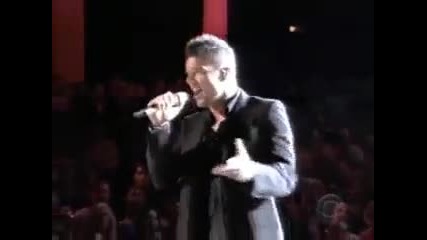 Ricky Martin - Drop It On Me - Live @ Victorias Secret Fash