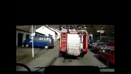 Как се дава път на пожарна кола в Германия