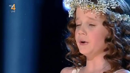 Това 9-годишно момиче има мощен глас: нейното изпълнение на "ave Maria" е изумително