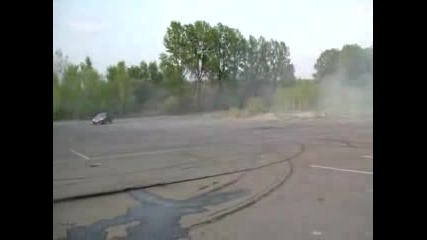 Drift I Palenie Lacia E30.flv