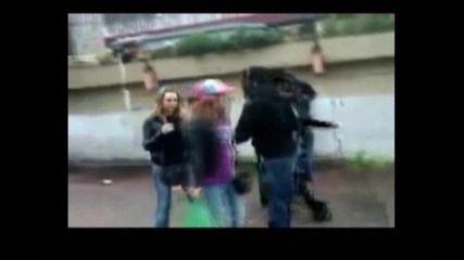 Много гадна постъпка с момиче! 