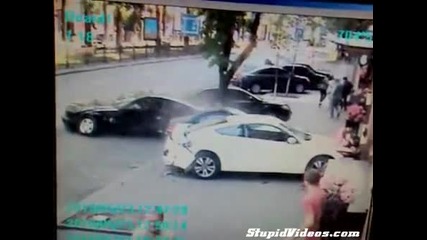 Жена избегна катастрофа!!! Късмет или голям рефлекс 