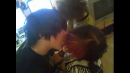 Emo Kiss