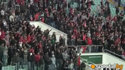 Феновете на Цска се кефят на головете на Делев и Маркиньос