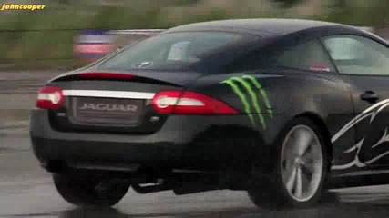 Дрифт на мокро с Jaguar Xf R