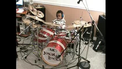 5 годишен барабанист 