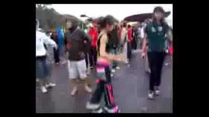 Dance To The Bass / Melbourne Shuffle 2