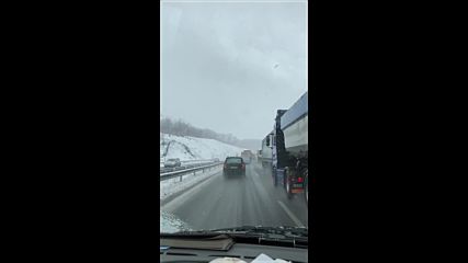 Сняг по магистрала "Люлин"