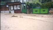 Наводнения и в Троян, евакуираха 6-членно семейство-2