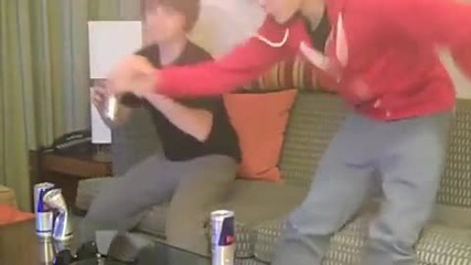 За първи път в сайта Justin Bieber and Christian Beadles red bull boys 