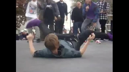 Justin Bieber Breakdancing 