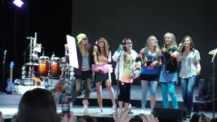 Bounce Sound Check Demi Lovato Jonas Brothers