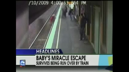 Влак блъсна шестмесечно бебе, то оцеля 