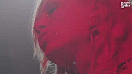Nevena Bozovic Ne Cujes Me (official Video).mp4