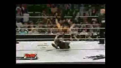 Wwe Ecw - Tommy Dreamer Чупи Врата На Rob Van Dam 