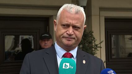 Вътрешният министър: Емилия Русинова е пътувала в чужбина с Петьо Петров-Еврото