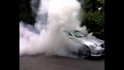 Mercedes - Benz Clk 63 Amg Пали Гуми!!!