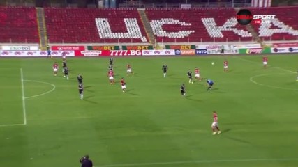 Едва не утрепаха съдията на ЦСКА – Локо Пд