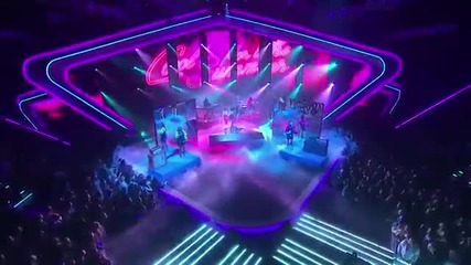деми изпълнява песента си Cool For The Summer на живо в the Voice Australia