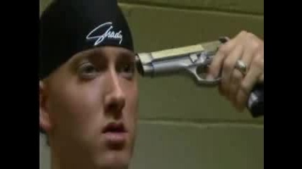 Eminem - С пистолет преди концерт