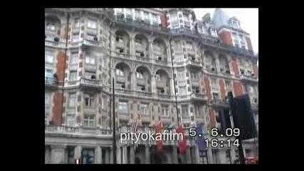 Britney Spears в огромен парк в Лондон заедно с децата си 05.06.2009