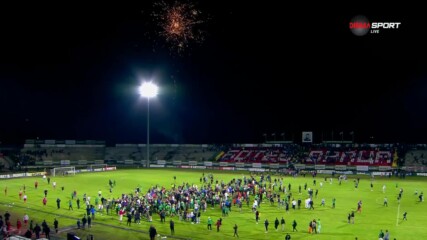 Футболисти и фенове на Ботев Враца празнуват заедно