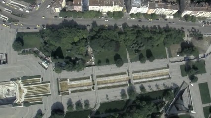 Кристо И Лора Караджова Оставам Тук 2012