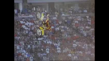 A Freestyle Motocross Jump Ludi Skokove