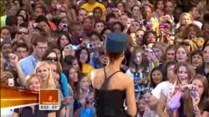 Rihanna - Take A Bow Live