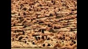 18 * 5 000 голи тела * на едно място -