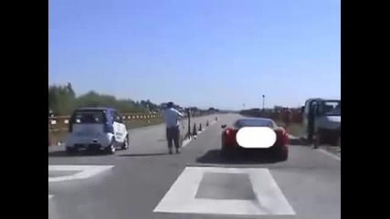 Смарт кола с двигател на Hayabusa срещу ферари 