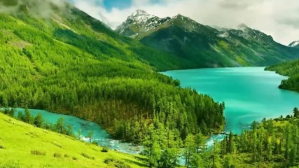 Езера, заобиколени с красота ...